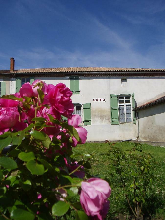 Gasthaus L'Ancien Patronage Caumont-sur-Garonne Exterior foto